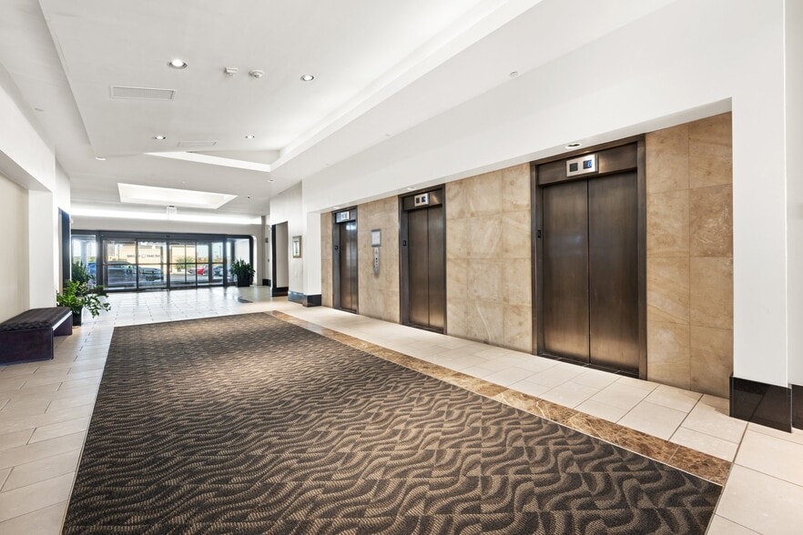 5100 N Brookline Ave, Oklahoma City, OK à louer - Hall d’entrée – Image 3 sur 6