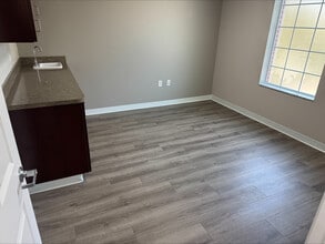 202 N Park Ave, Apopka, FL à louer Photo intérieure– Image 2 sur 5