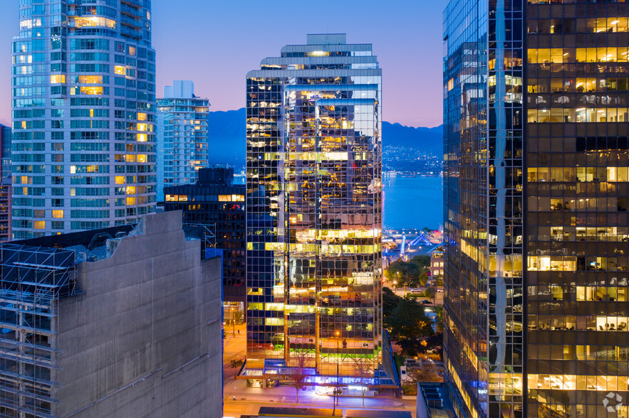 1095 W Pender St, Vancouver, BC à louer - Photo de l’immeuble – Image 2 sur 10