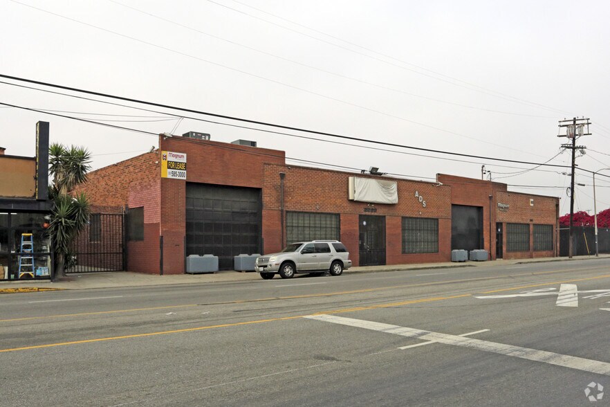 2230 E Washington Blvd, Los Angeles, CA à louer - Photo de l’immeuble – Image 2 sur 2