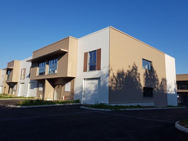 24-28 Avenue Graham Bell, Bussy-Saint-Georges à louer - Photo de l’immeuble – Image 2 sur 13