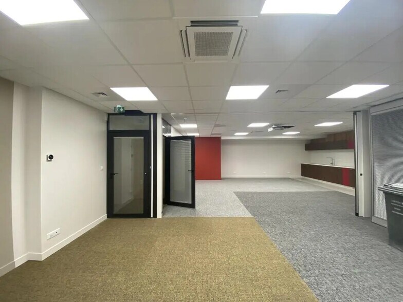 Local commercial dans Paris à vendre - Photo intérieure – Image 3 sur 9