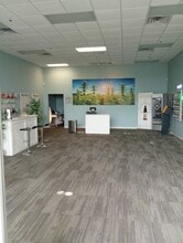 8189-8259 Navarre Pky, Navarre, FL à louer Photo intérieure– Image 2 sur 4