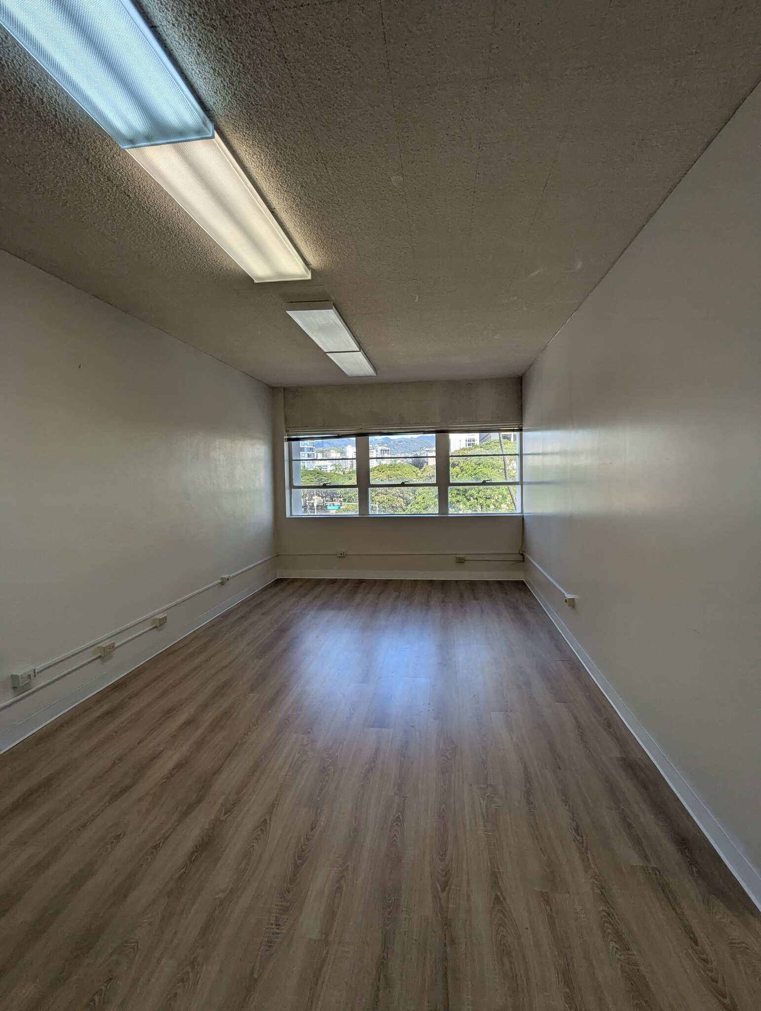 1311 Kapiolani Blvd, Honolulu, HI à louer Photo de l’immeuble– Image 1 sur 2