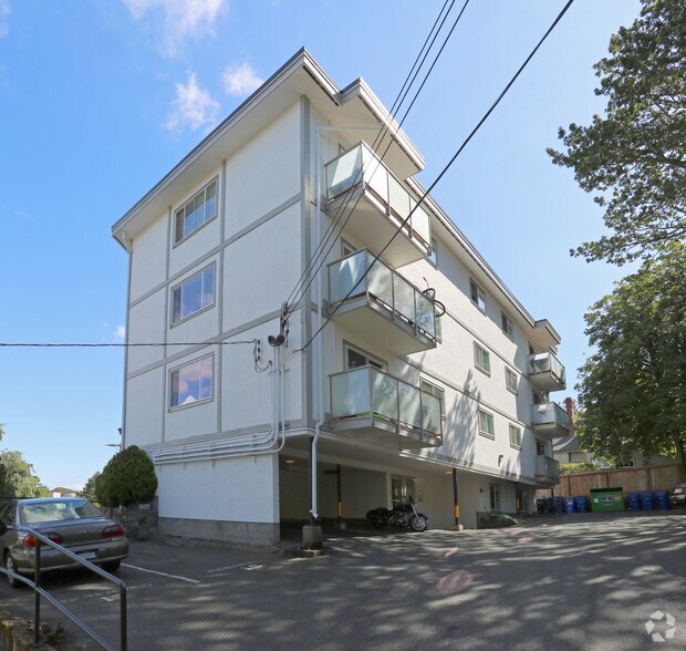 1527 Fort St, Victoria, BC à vendre - Photo principale – Image 1 sur 4