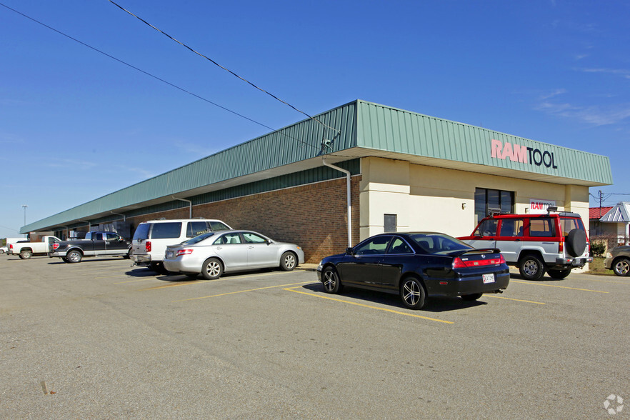 541 Oliver Rd, Montgomery, AL à louer - Photo de l’immeuble – Image 2 sur 6