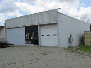 131 SE Cholwell Ave, Bartlesville, OK à louer Photo de l’immeuble– Image 1 sur 12