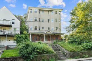 Plus de détails pour 365 Willow St, Waterbury, CT - Logement à vendre