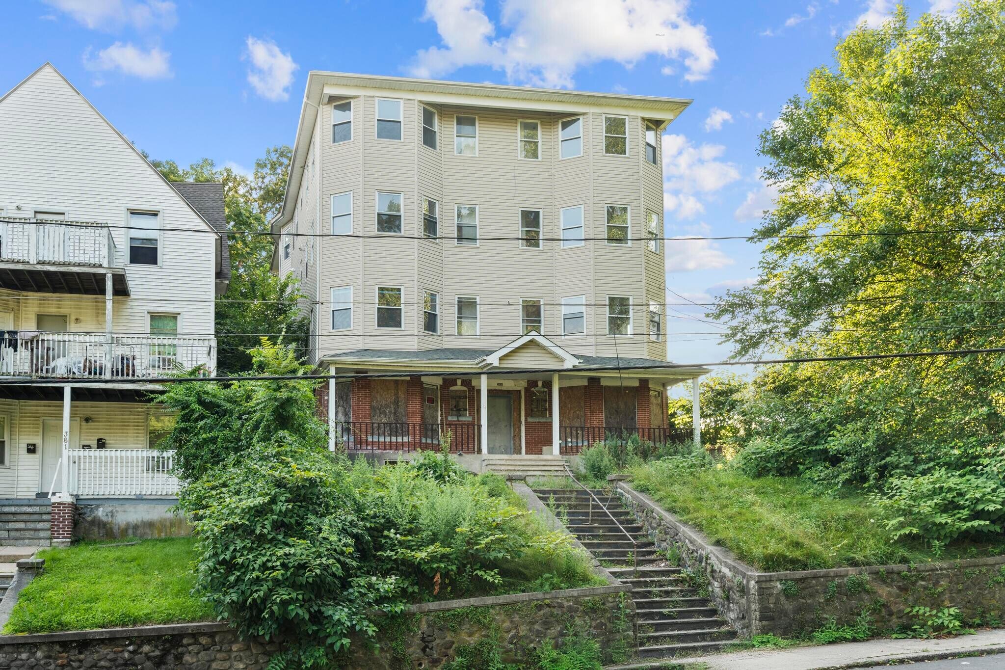 365 Willow St, Waterbury, CT à vendre Photo de l’immeuble– Image 1 sur 20