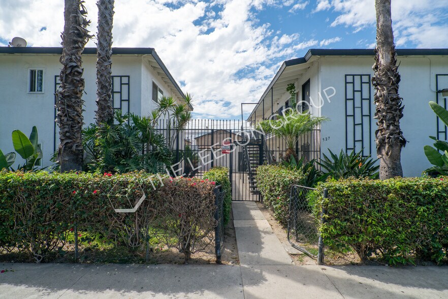 527 N Anna Dr, Anaheim, CA à vendre - Photo de l’immeuble – Image 3 sur 12