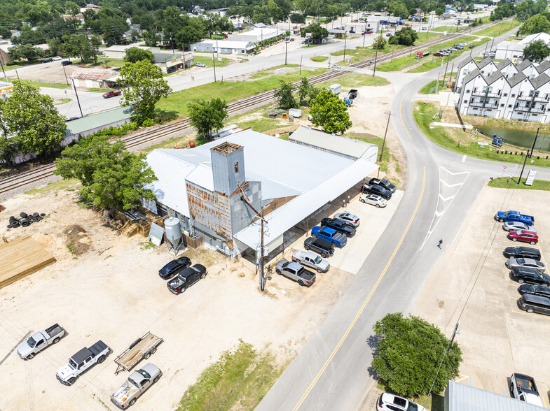 2614 Washington St, Waller, TX à louer - Photo de l’immeuble – Image 3 sur 7