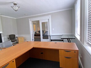 827 Main St, Woburn, MA à louer Photo intérieure– Image 2 sur 4