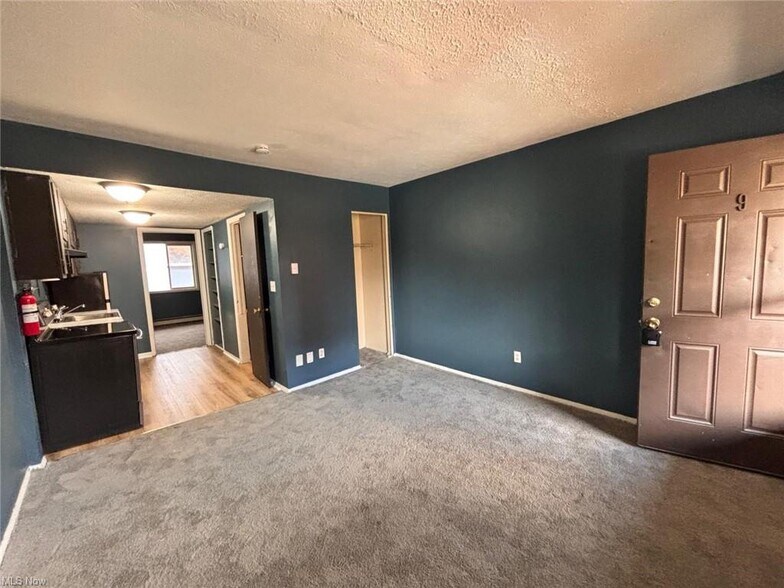 519 Crosby St, Akron, OH à vendre - Photo de l’immeuble – Image 3 sur 7