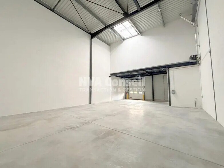16 Rue Ampère, Pontoise à louer - Photo de l’immeuble – Image 3 sur 9