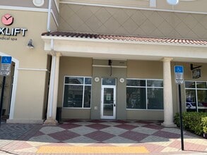 2355 vanderbilt beach Rd, Naples, FL à louer Photo intérieure– Image 2 sur 7