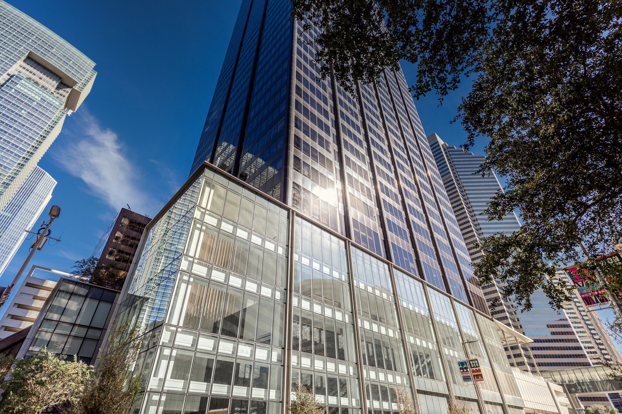 909 Fannin St, Houston, TX à louer Photo de l’immeuble– Image 1 sur 14