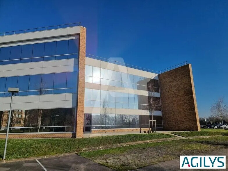 Local d’activités dans Saclay à louer - Photo de l’immeuble – Image 3 sur 6