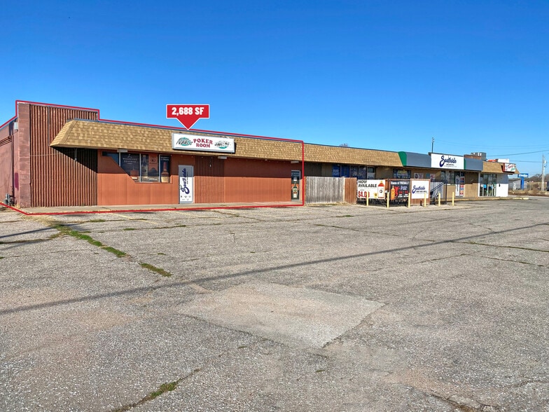 3835 S Seneca St, Wichita, KS à louer - Photo principale – Image 2 sur 3
