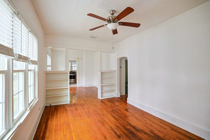 1525 Larue Ave, Jacksonville, FL à vendre - Photo intérieure – Image 2 sur 19