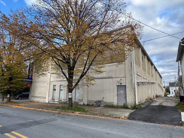 1298 Spruce St, Easton, PA à louer - Photo de l’immeuble – Image 2 sur 19