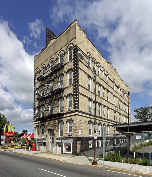 3501 Kennedy Blvd, Union City, NJ à louer - Photo principale – Image 1 sur 15