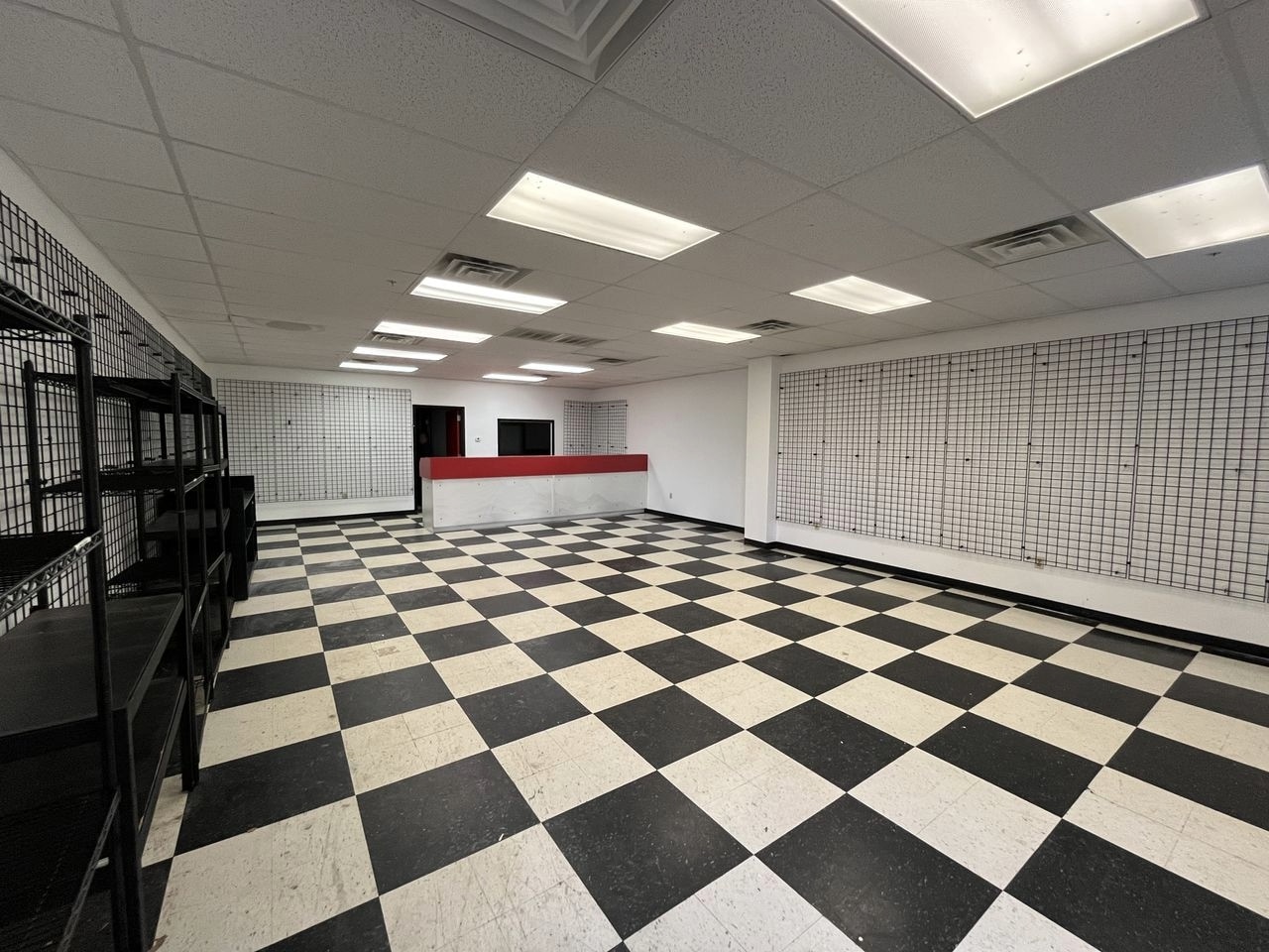 5111-5121 E ML Ave, Kalamazoo, MI à louer Photo intérieure– Image 1 sur 2
