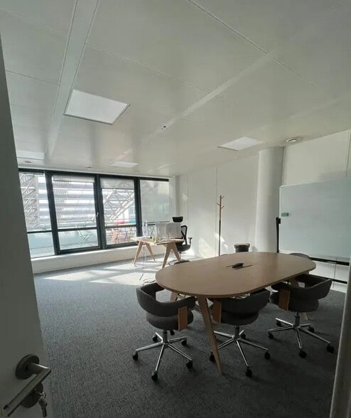 Bureau dans Lyon à louer - Photo de l’immeuble – Image 3 sur 10