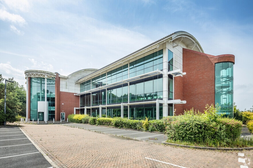 1200 Daresbury Park, Warrington à louer - Photo principale – Image 1 sur 14