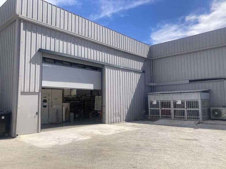 Bureau dans La Valette-du-Var à louer - Photo de l’immeuble – Image 3 sur 12