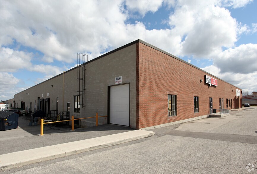 1100 Lodestar Rd, Toronto, ON à louer - Photo de l’immeuble – Image 2 sur 2