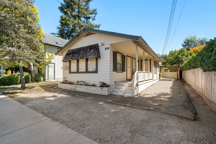 516 Capitola Ave, Capitola, CA à vendre - Photo de l’immeuble – Image 1 sur 43