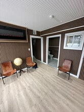 144 Grove Ave, Cedarhurst, NY à louer Photo intérieure– Image 1 sur 2