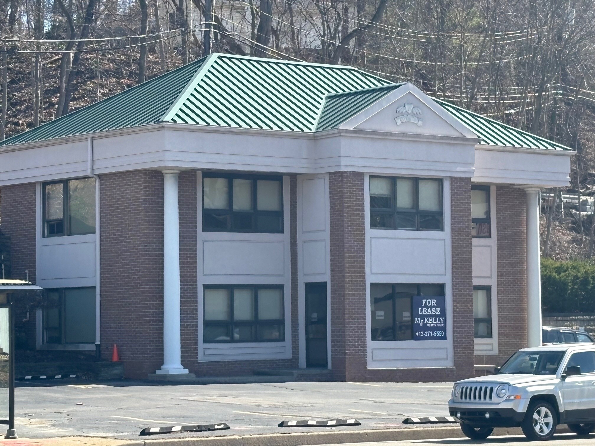 2901 Banksville Rd, Pittsburgh, PA à louer Photo de l’immeuble– Image 1 sur 2