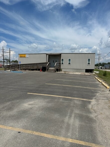 10632 Highway 23, Belle Chasse, LA à vendre - Photo principale – Image 1 sur 19
