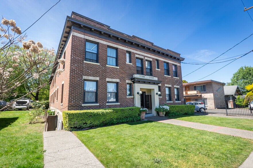 1003 N 1st St, Renton, WA à vendre - Photo de l’immeuble – Image 1 sur 20