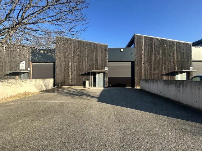 Plus de détails pour Industriel/Logistique à louer