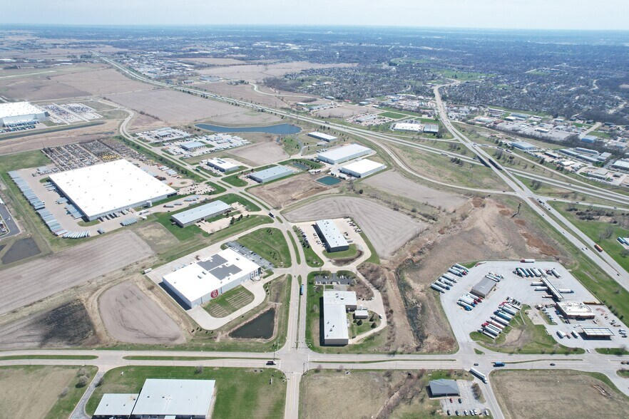 Research Parkway, Davenport, IA à vendre - Aérien – Image 3 sur 4
