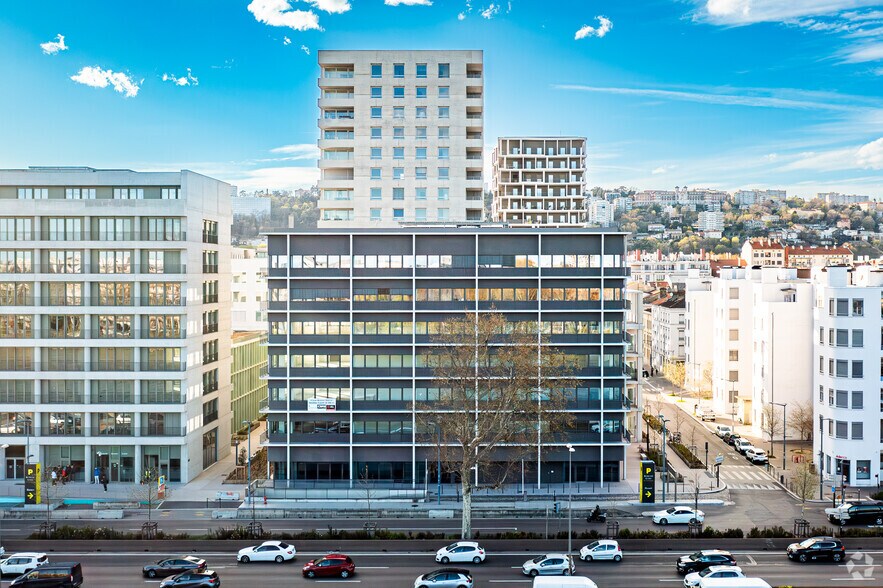 Bureau dans Lyon à vendre - Photo de l’immeuble – Image 2 sur 2