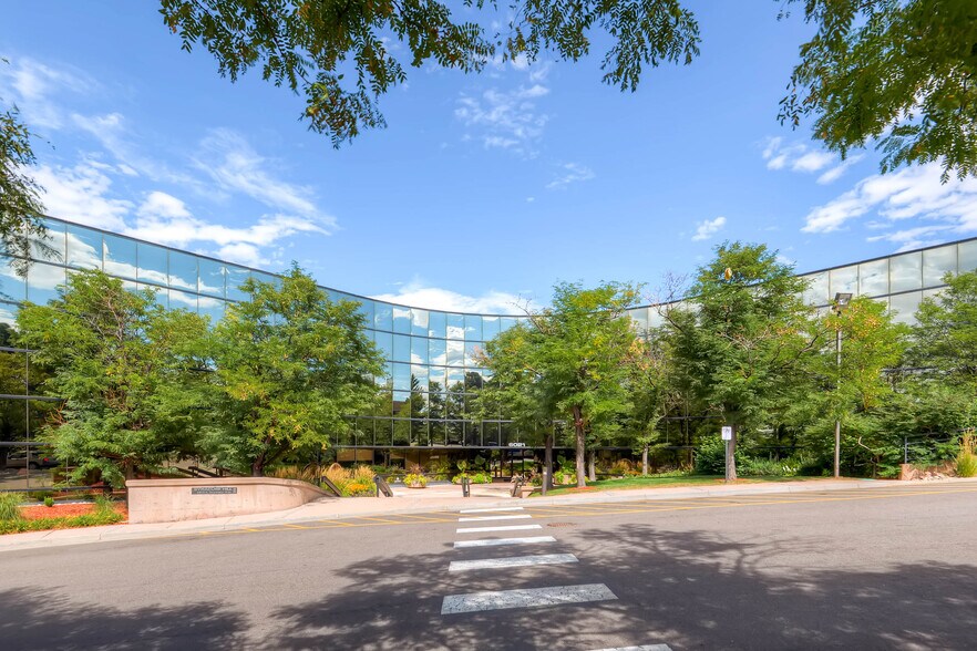 6021 S Syracuse Way, Greenwood Village, CO à louer - Photo de l’immeuble – Image 2 sur 18