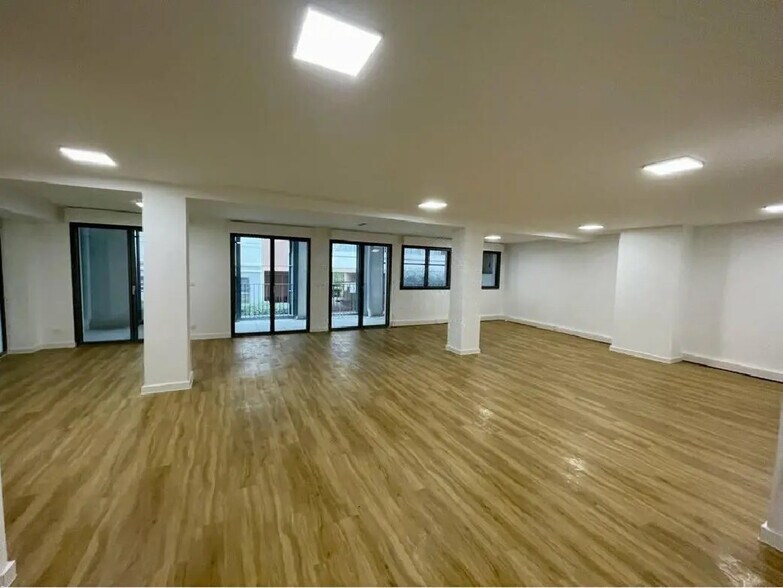 17 Rue De Cassis, Marseille à louer - Photo de l’immeuble – Image 3 sur 8