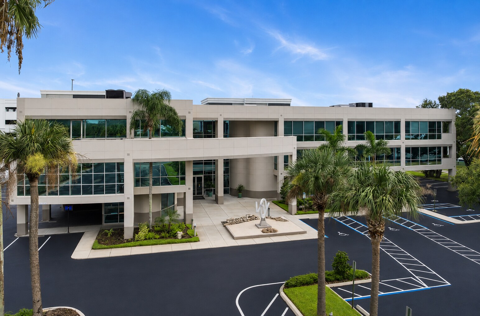 2963 Gulf To Bay Blvd, Clearwater, FL à louer Photo de l’immeuble– Image 1 sur 14