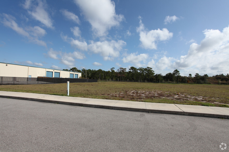 1701-1829 Business Center Ln, Kissimmee, FL à louer - Photo de l’immeuble – Image 3 sur 4