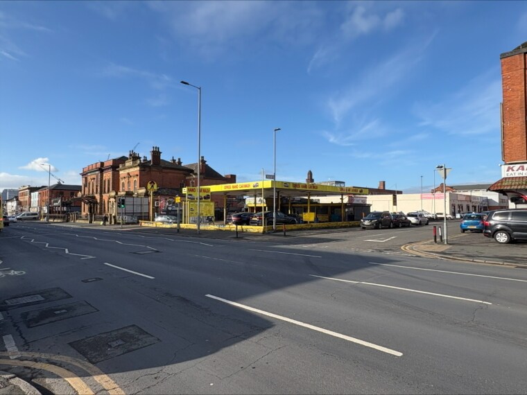 111 Cheetham Hill Rd, Manchester à vendre - Photo de l’immeuble – Image 3 sur 3