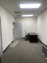 8168-8190 W Baymeadows Way, Jacksonville, FL à louer Photo intérieure– Image 2 sur 9