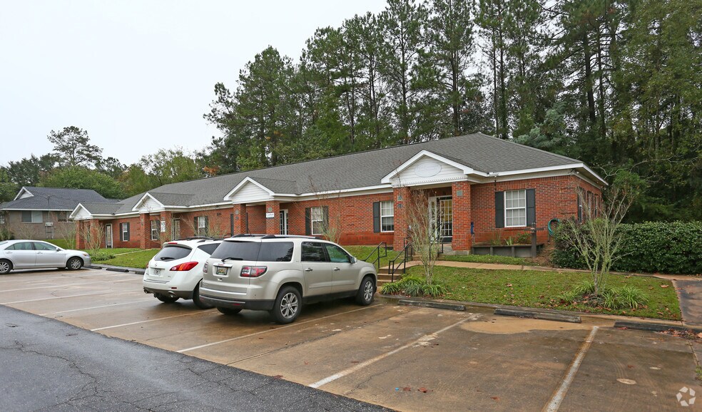 221 Delta Ct, Tallahassee, FL à louer - Photo principale – Image 1 sur 1