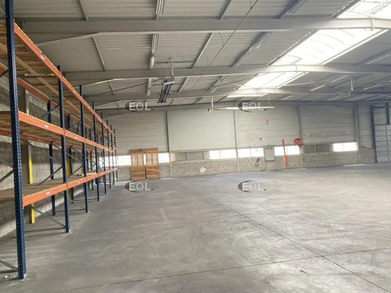 Industriel/Logistique dans Genas à louer - Photo de l’immeuble – Image 3 sur 20