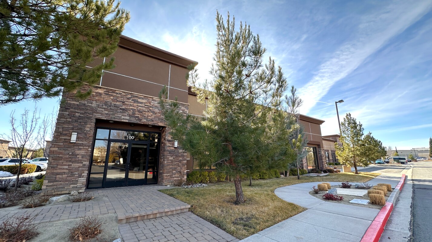 5315 Reno Corporate Dr, Reno, NV à vendre Photo de l’immeuble– Image 1 sur 11