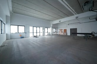 Local d’activités dans Champagne-au-Mont-d'Or à louer Photo intérieure– Image 2 sur 12