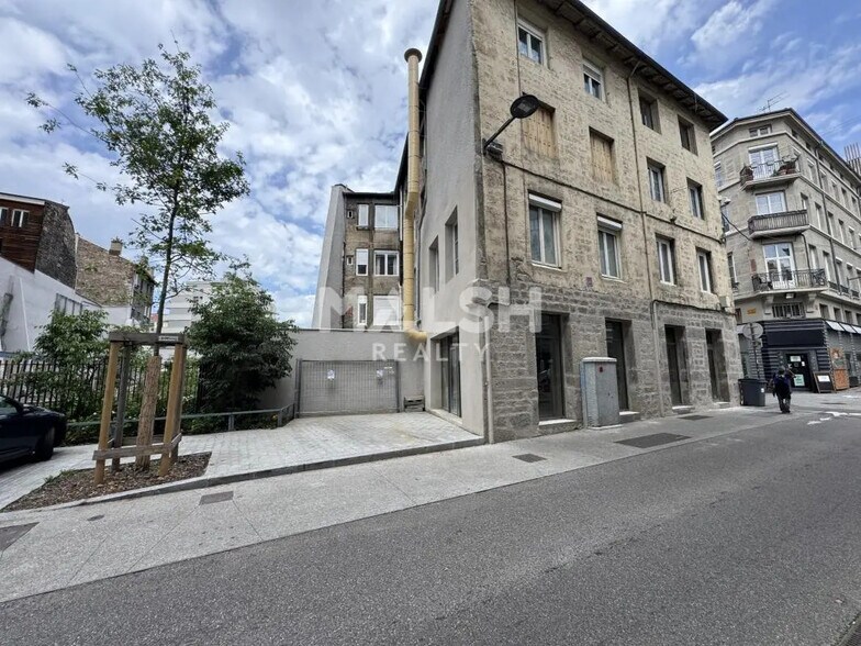 Local commercial dans Saint-Étienne à louer - Photo de l’immeuble – Image 1 sur 4