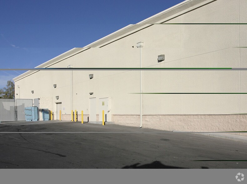 7845 W Flamingo Rd, Las Vegas, NV à vendre - Photo de l’immeuble – Image 2 sur 5